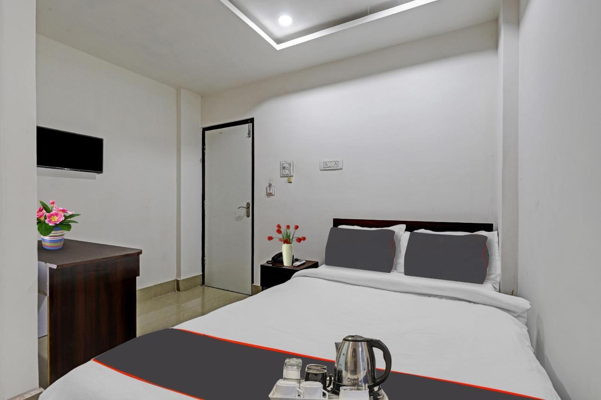 Hotel O Lakhi Guest House กูวาฮาติ ภายนอก รูปภาพ