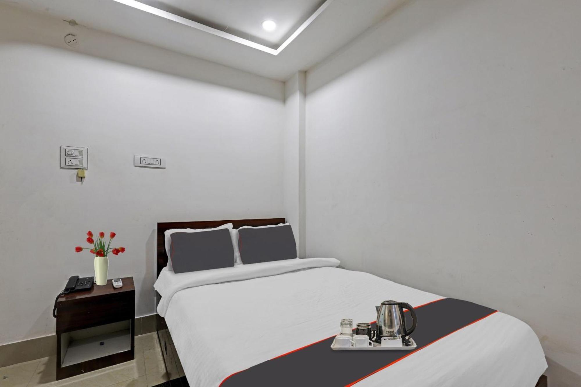 Hotel O Lakhi Guest House กูวาฮาติ ภายนอก รูปภาพ
