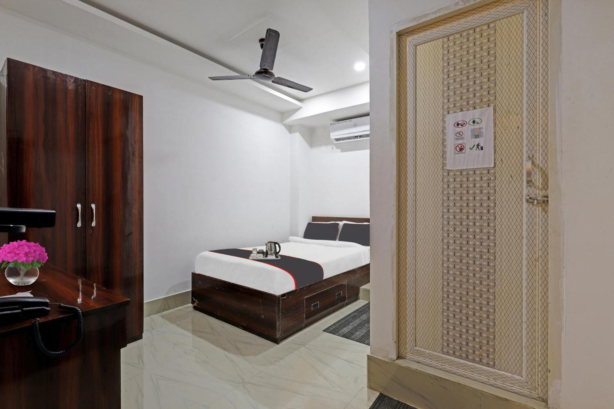 Hotel O Lakhi Guest House กูวาฮาติ ภายนอก รูปภาพ