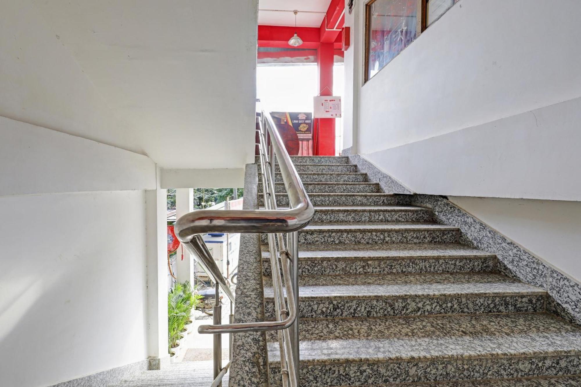 Hotel O Lakhi Guest House กูวาฮาติ ภายนอก รูปภาพ