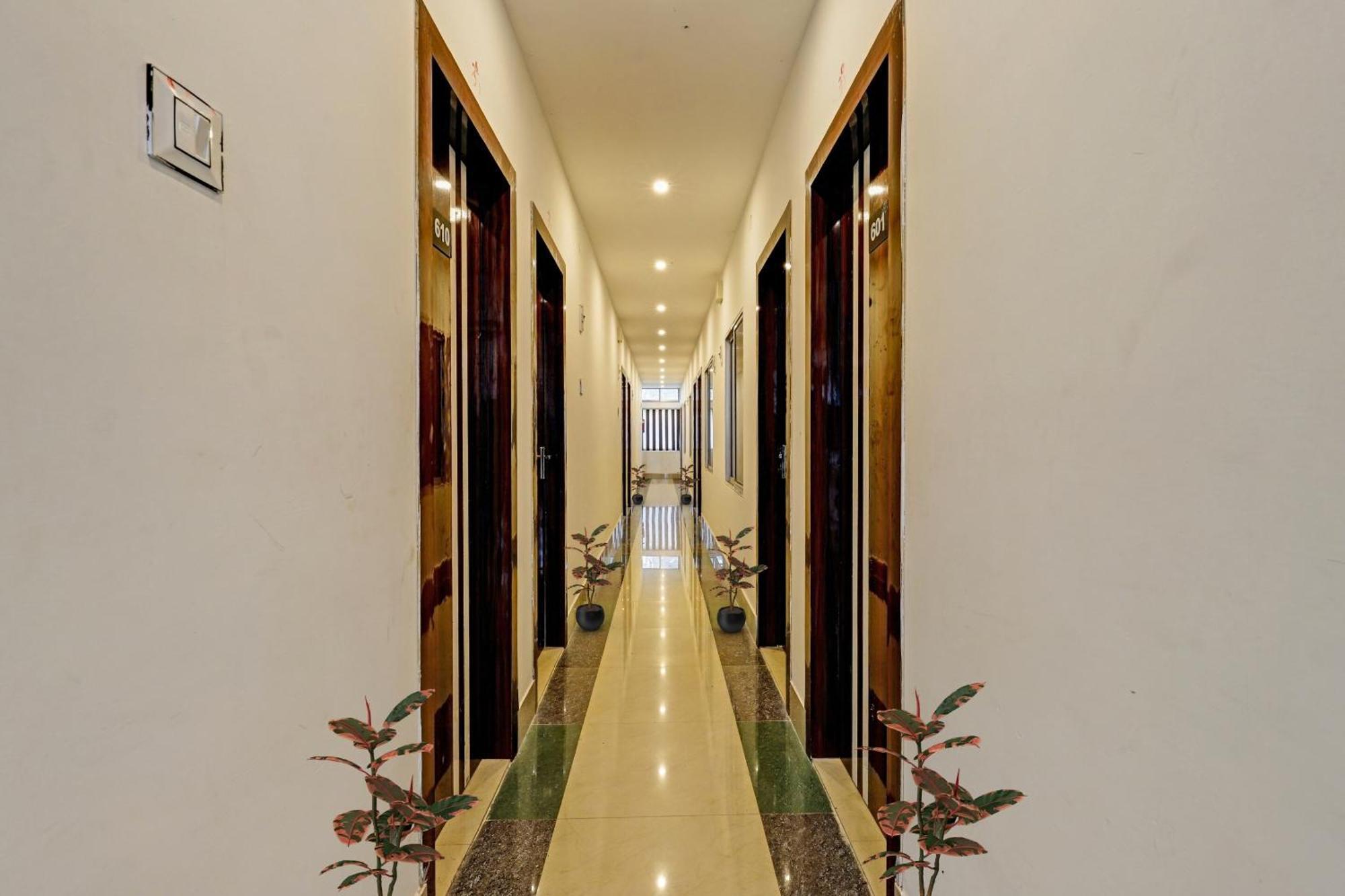 Hotel O Lakhi Guest House กูวาฮาติ ภายนอก รูปภาพ