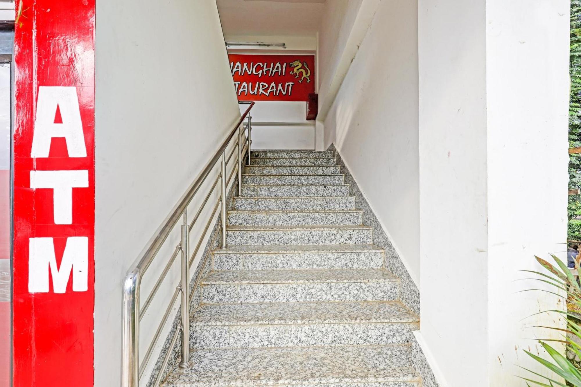 Hotel O Lakhi Guest House กูวาฮาติ ภายนอก รูปภาพ